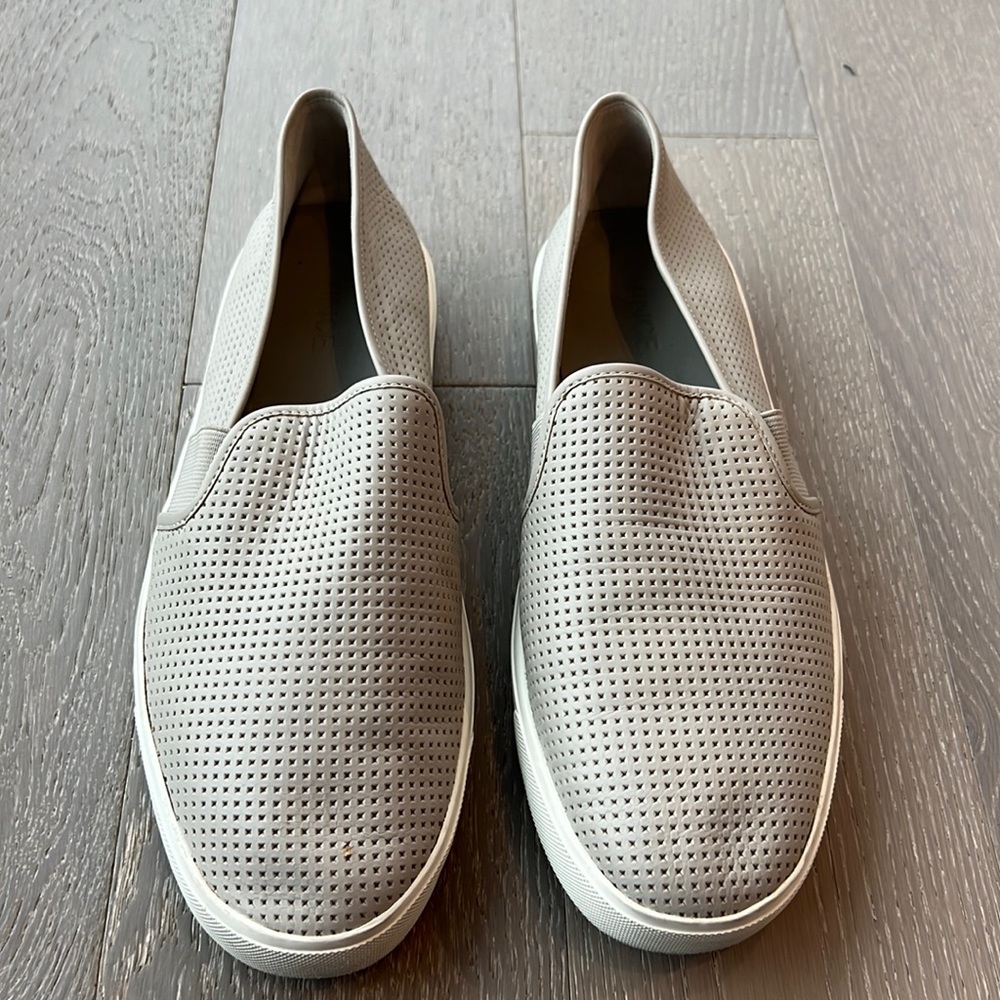 VINCE Blair Perforated Leather Sneaker Size 9 Beige